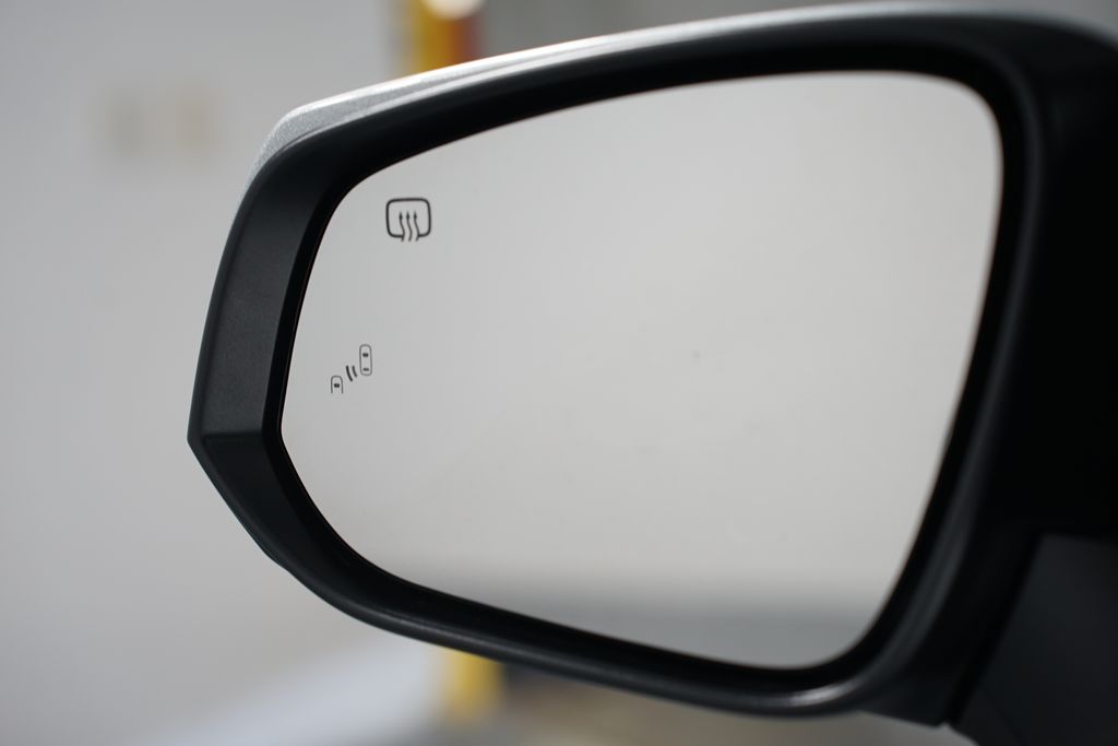 Thumbnail: 2025 Toyota Sienna - 26