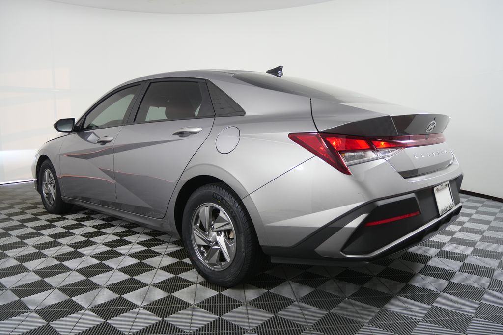 Thumbnail: 2025 Hyundai Elantra - 5