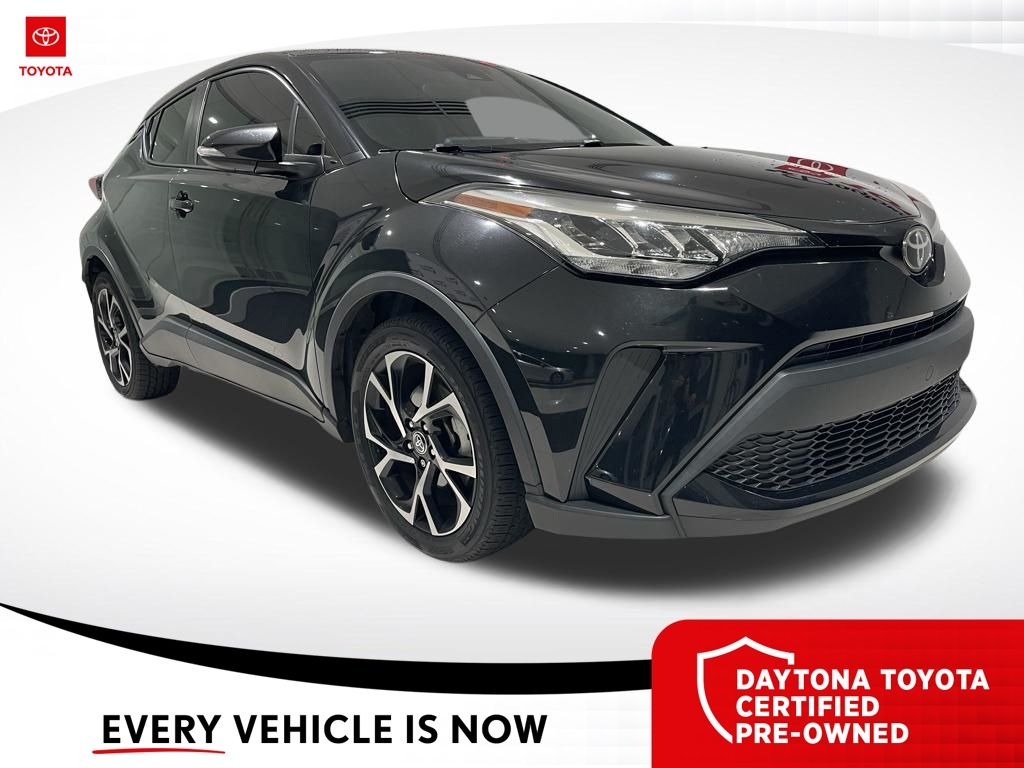 2021 Toyota C-HR XLE's photo