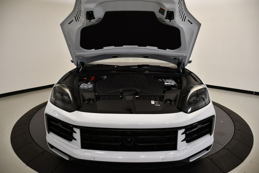 Thumbnail: 2025 Porsche  - 13