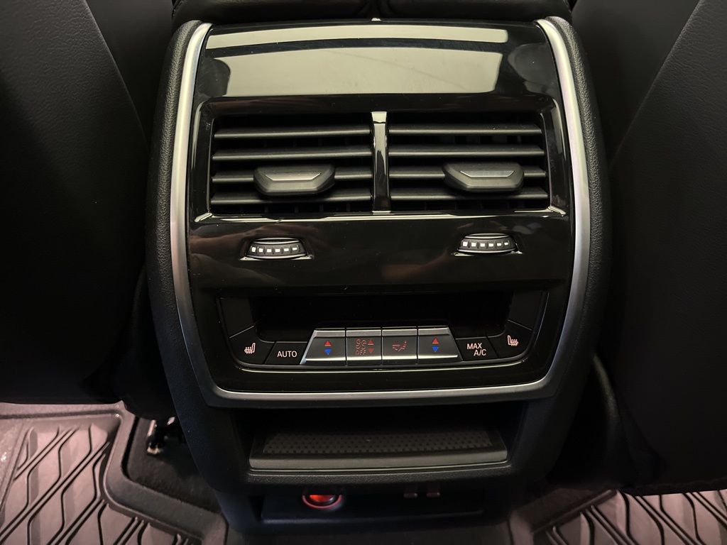 Thumbnail: 2022 BMW X7 - 29