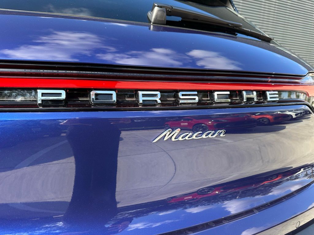 Thumbnail: 2026 Porsche Macan - 14