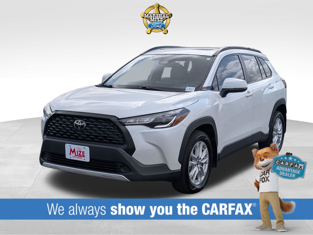 White 2023 Toyota Corolla Cross LE FWD SUV / Crossover Front-Wheel Drive Continuously Variable Transmission