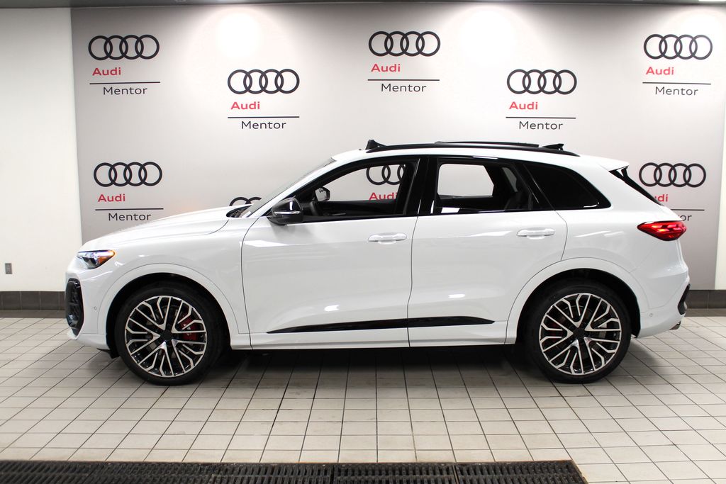Thumbnail: 2026 Audi SQ5 - 3