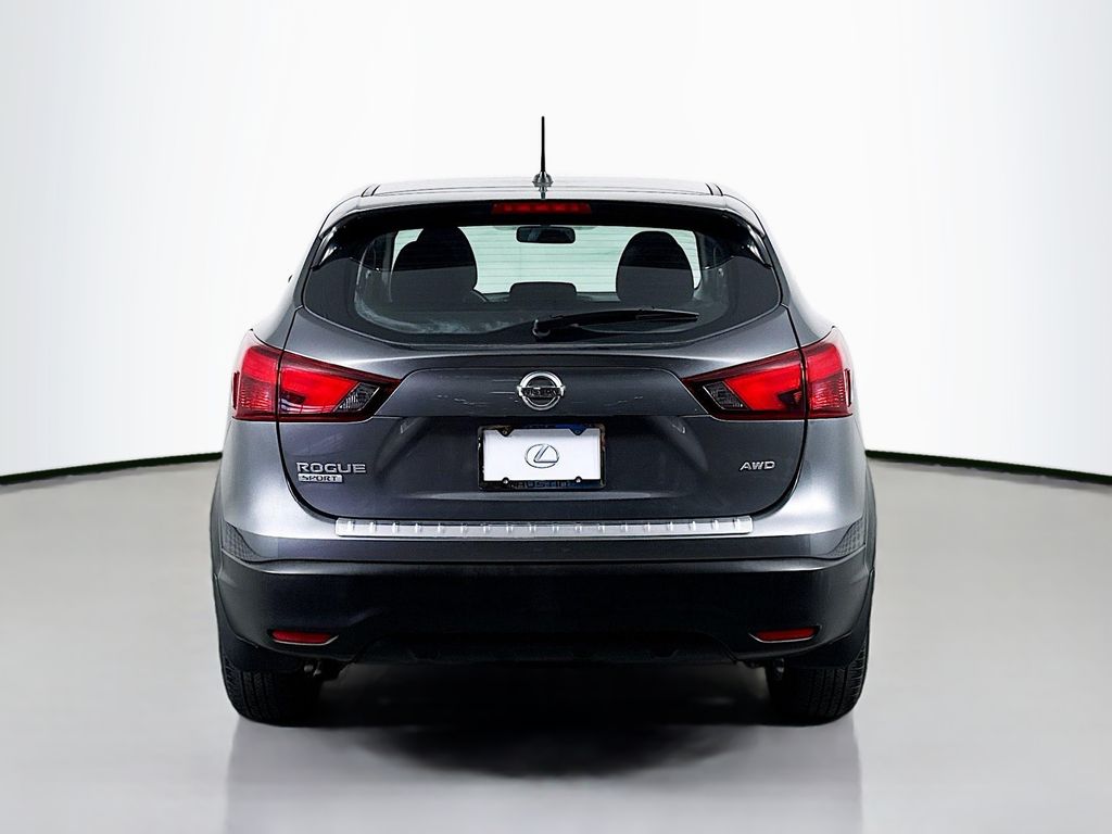 Thumbnail: 2017 Nissan Rogue Sport - 6