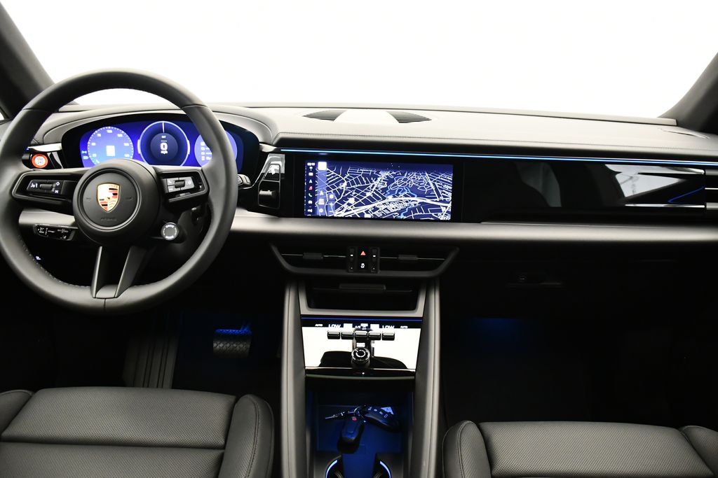 Thumbnail: 2025 Porsche Macan - 22
