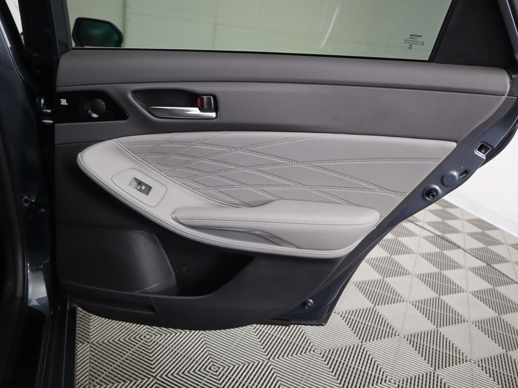 Thumbnail: 2021 Toyota Avalon - 28