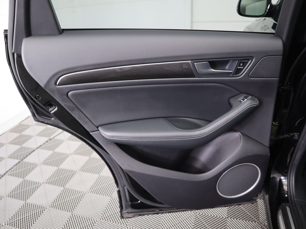 Thumbnail: 2015 Audi SQ5 - 27