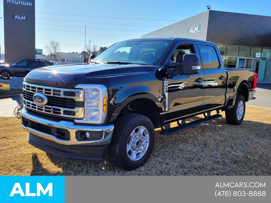 Black Metallic 2025 Ford F-250 Super Duty XLT Crew Cab 4WD Pickup Truck Four-Wheel Drive Automatic
