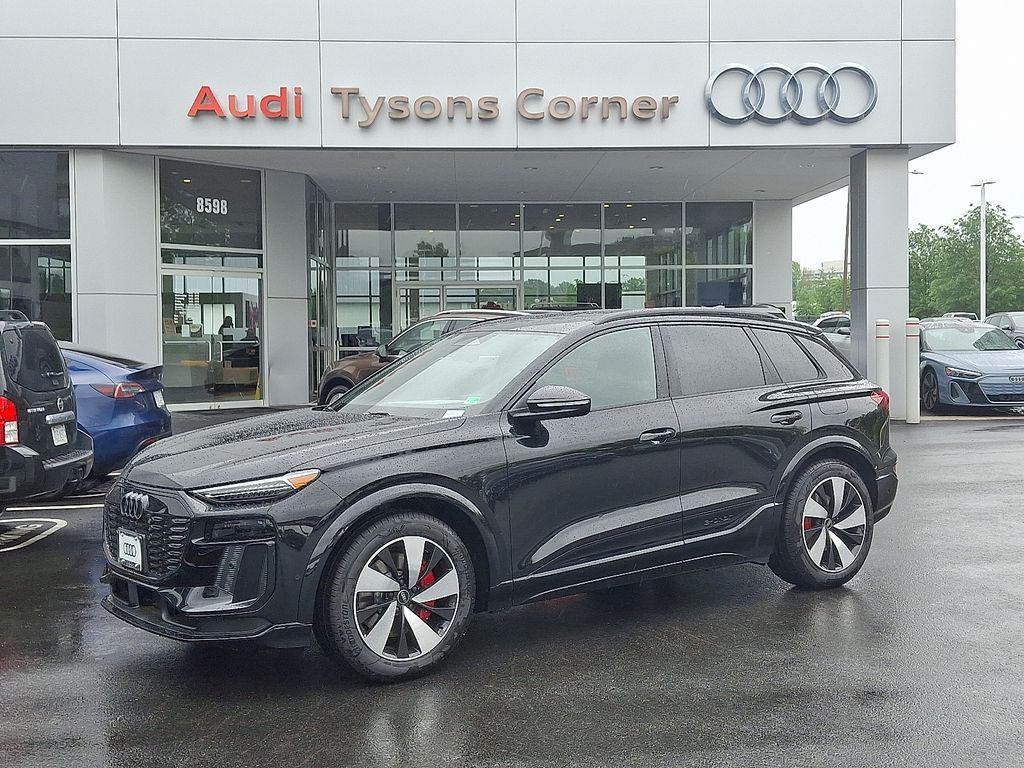 2025 Audi e-tron Premium -
                Vienna, VA