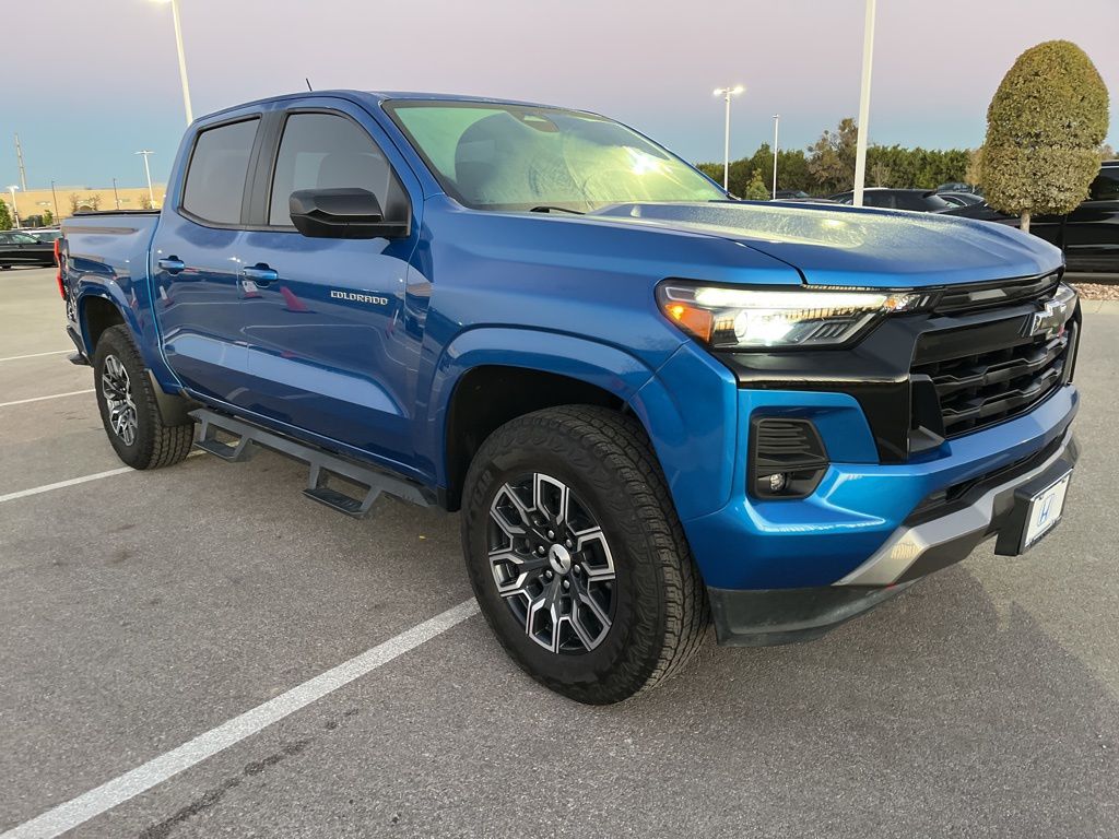 Thumbnail: 2023 Chevrolet Colorado - 3