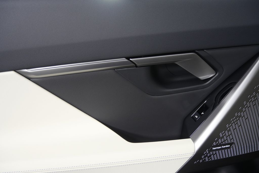 Thumbnail: 2026 BMW 5 Series - 13