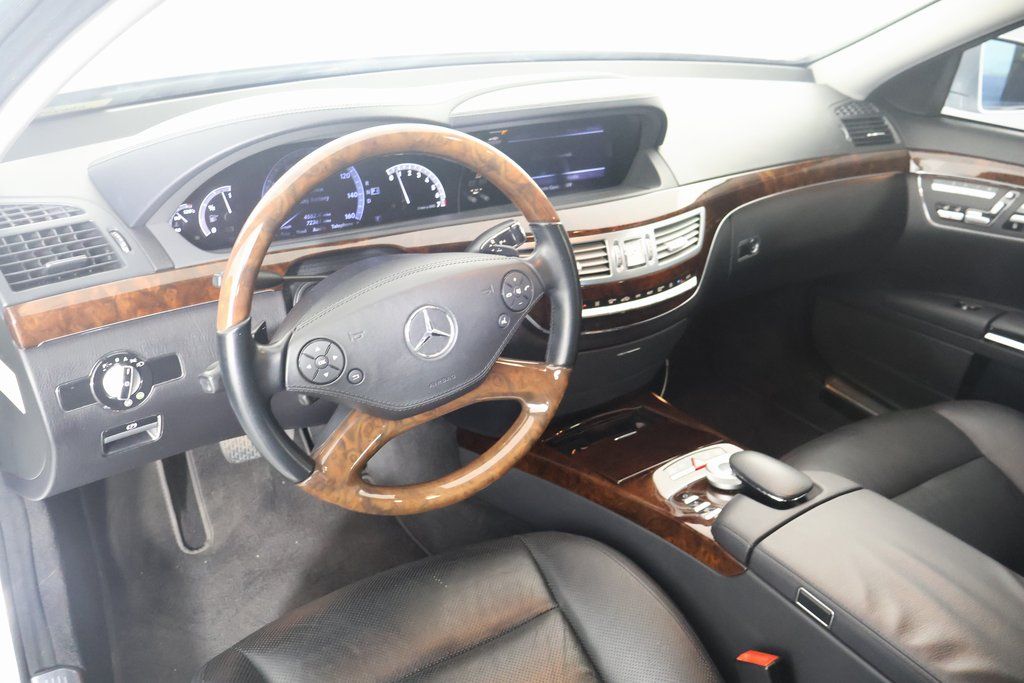 2011 Mercedes-Benz S-Class S 550 7