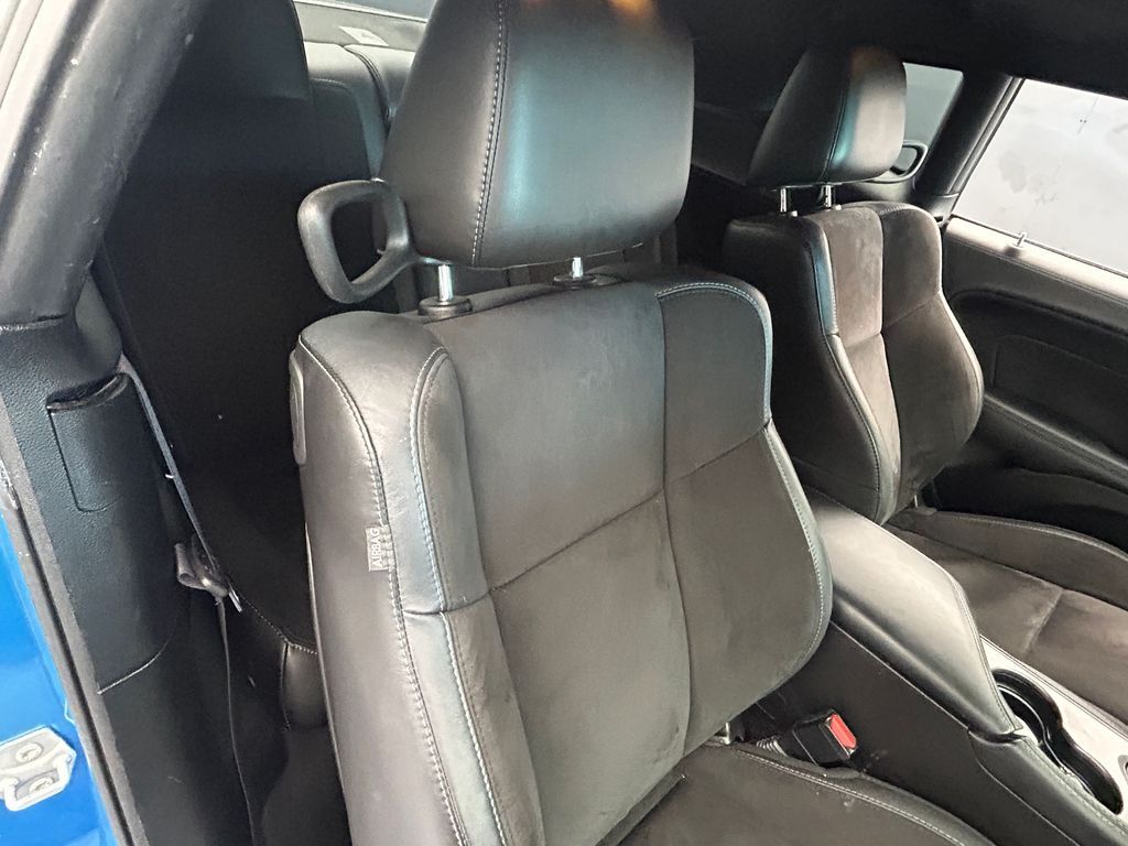 Used 2023 B5 Blue Pearlcoat Dodge R/T image 33