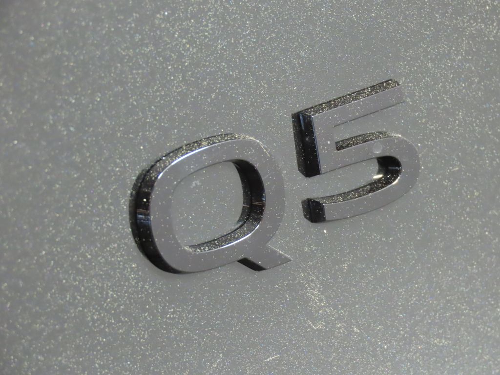 Thumbnail: 2025 Audi Q5 - 9