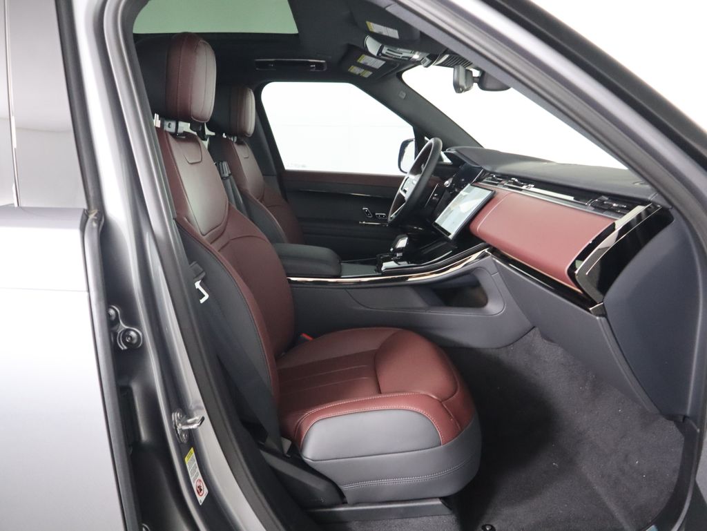 Thumbnail: 2025 Land Rover Range Rover Sport - 21