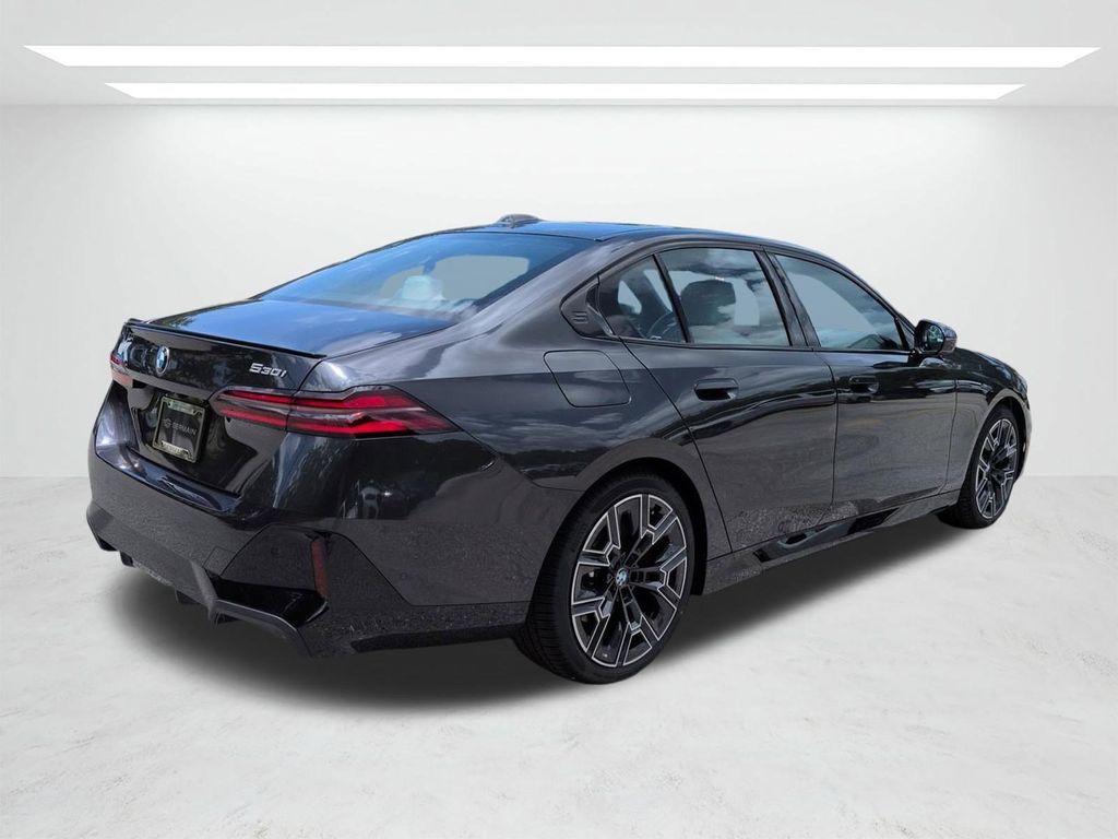 New 2027 Gray BMW 530i image 4