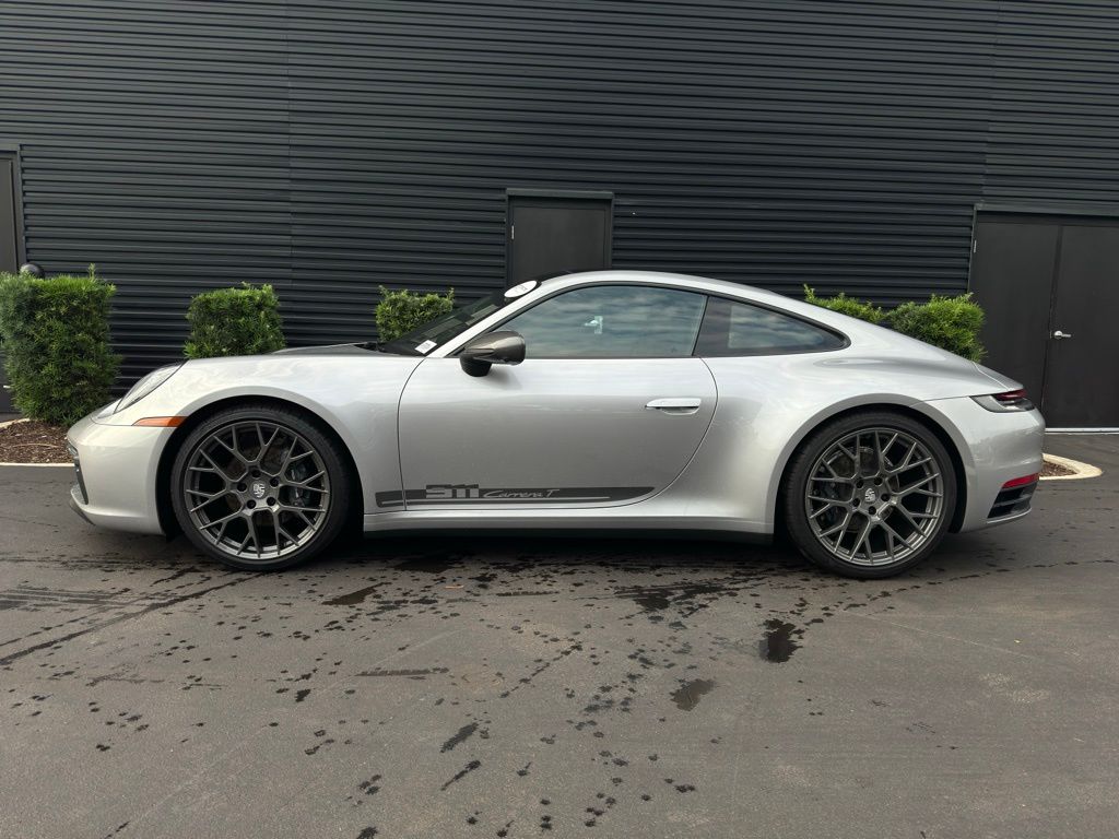 2023 Porsche 911 Carrera T 2