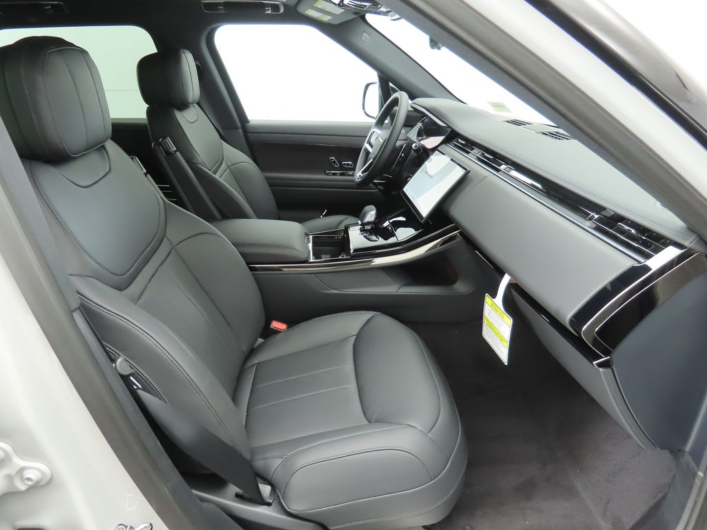 Thumbnail: 2025 Land Rover Range Rover Sport - 20