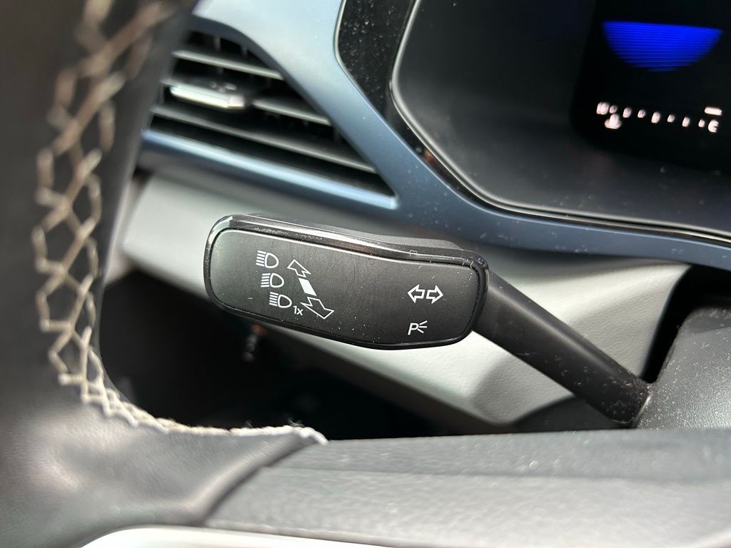 2022 Volkswagen Taos SE 21