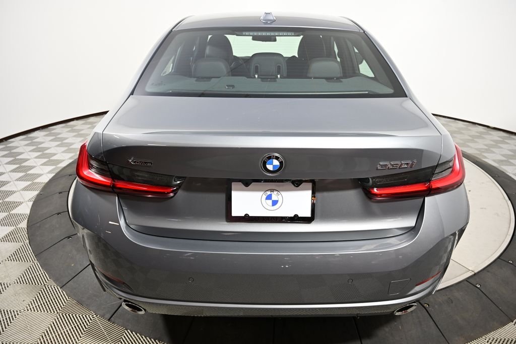 Thumbnail: 2026 BMW 3 Series - 4