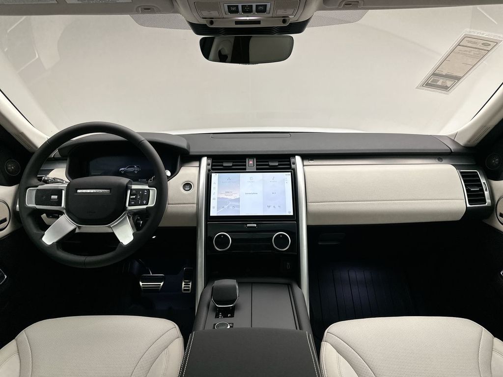 Thumbnail: 2026 Land Rover Discovery - 8