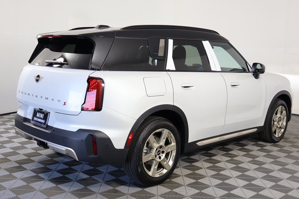 Thumbnail: 2027 MINI Cooper Countryman - 2