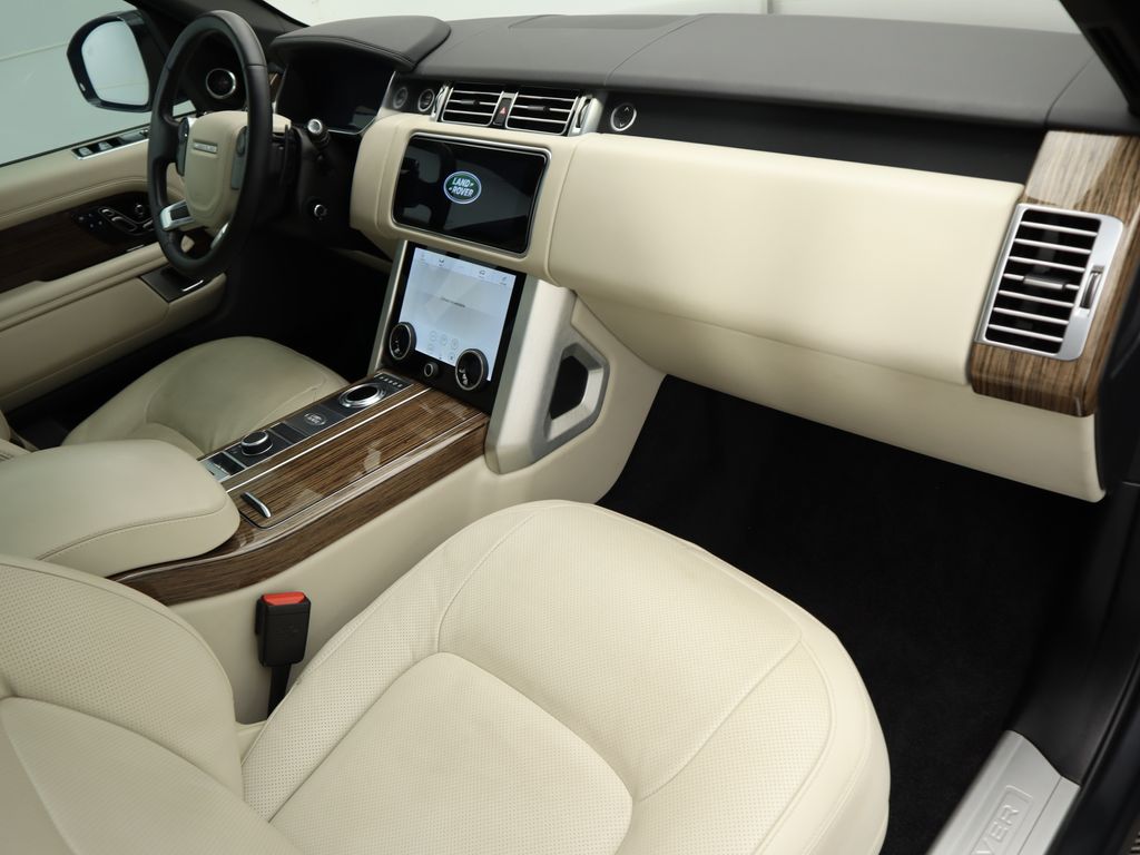 Thumbnail: 2022 Land Rover Range Rover - 17