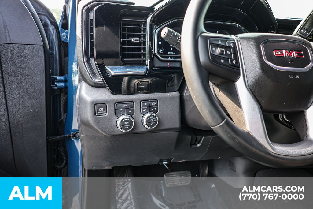 Used 2024 Blue GMC SLT image 23