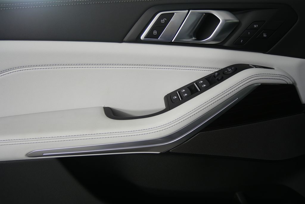 2026 BMW X5 xDrive40i 9