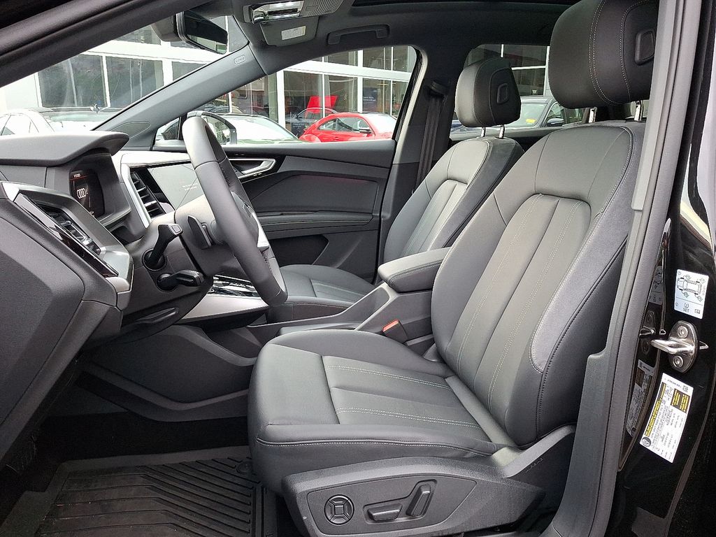Thumbnail: 2025 Audi Q4 e-tron - 8