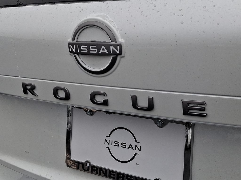 2025 Nissan Rogue SV 5