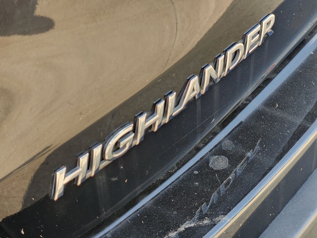 2016 Toyota Highlander Limited Black at Autostrade