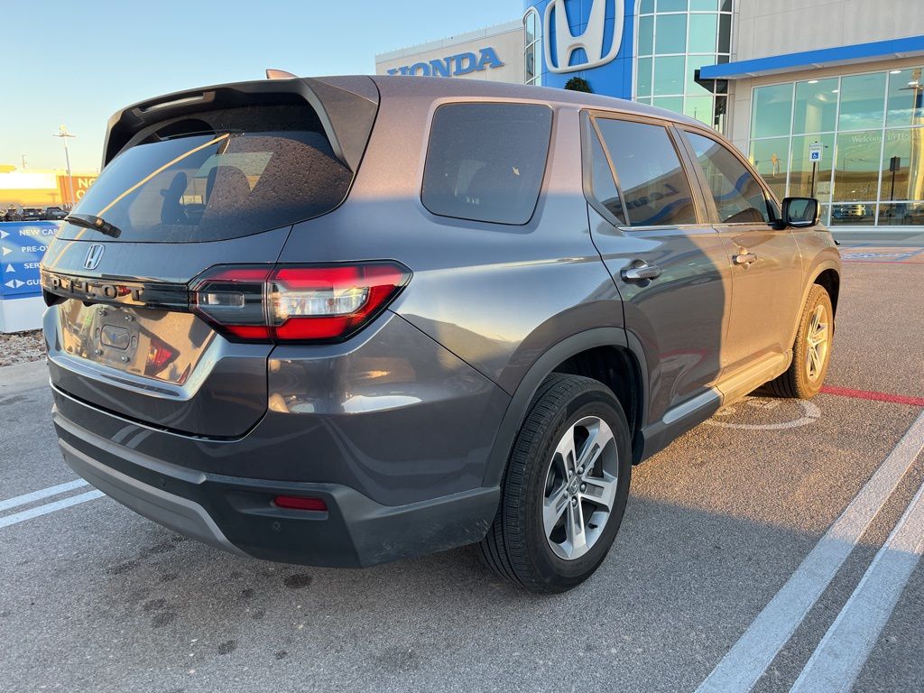 Thumbnail: 2023 Honda Pilot - 3