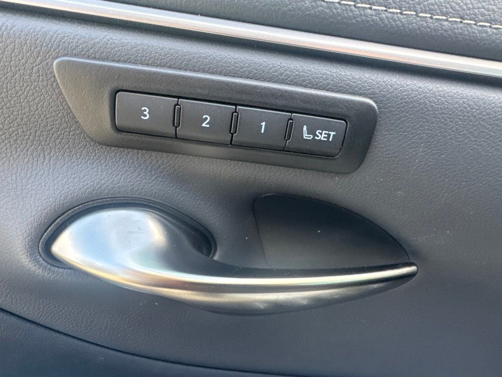 Used 2025 Silver Lexus 350 image 17