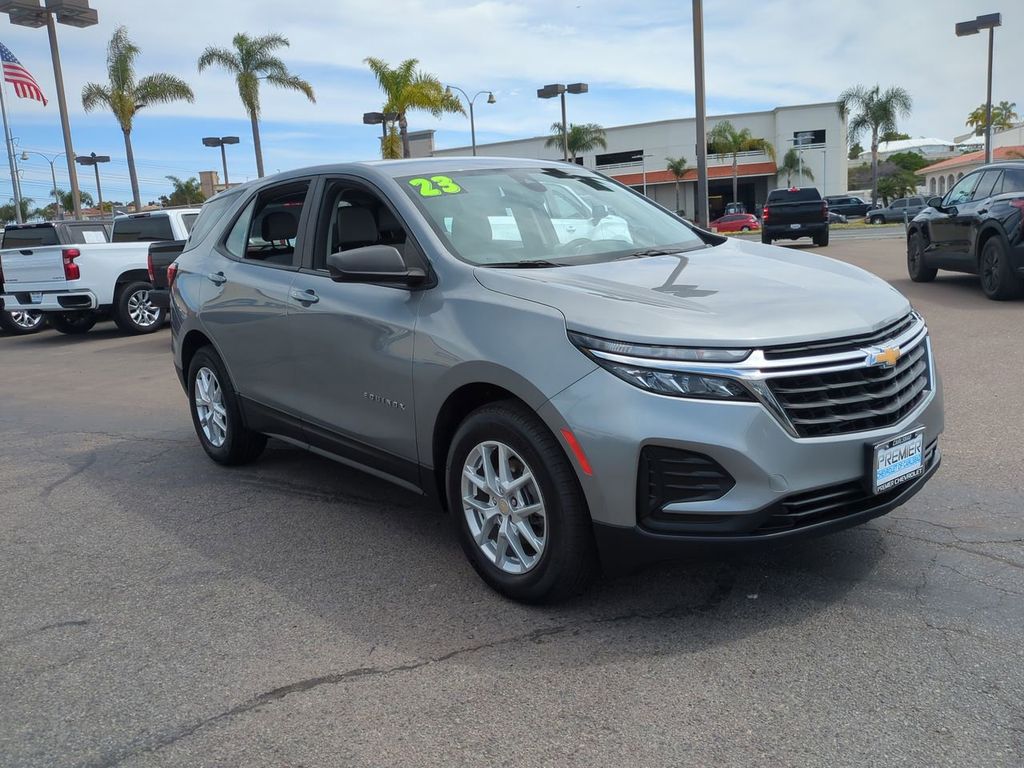 View vehicle photo 2