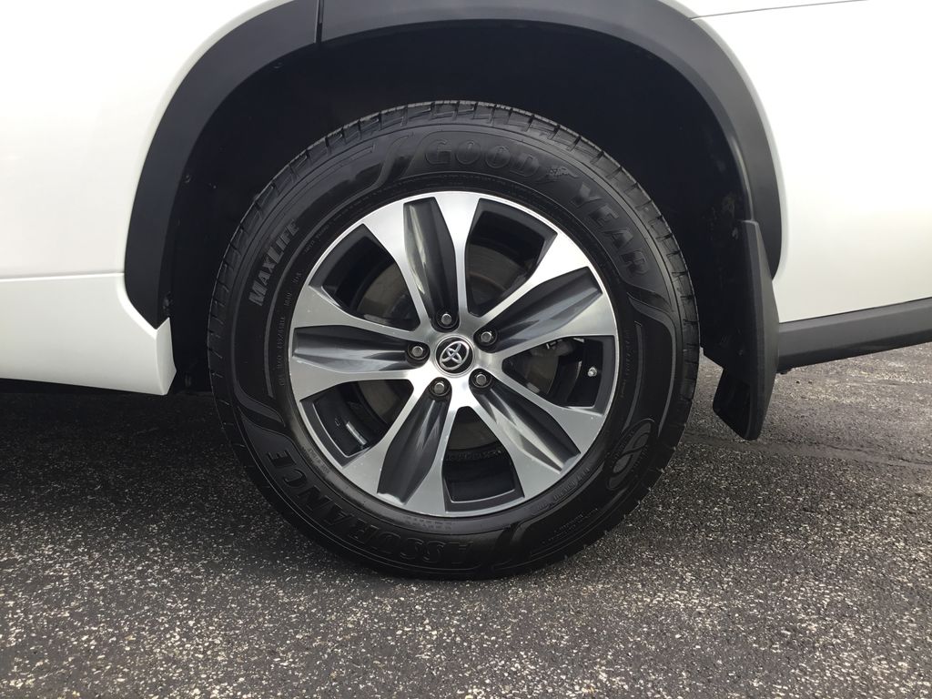 Thumbnail: 2024 Toyota Highlander - 10