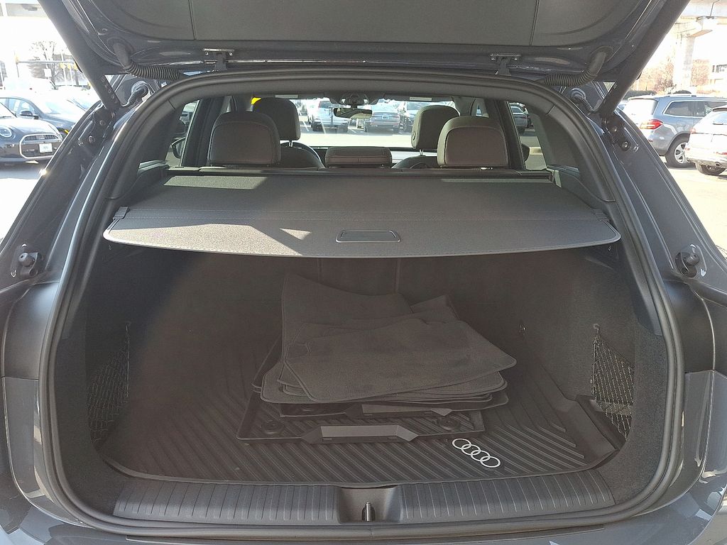 Thumbnail: 2025 Audi Q6 e-tron - 26