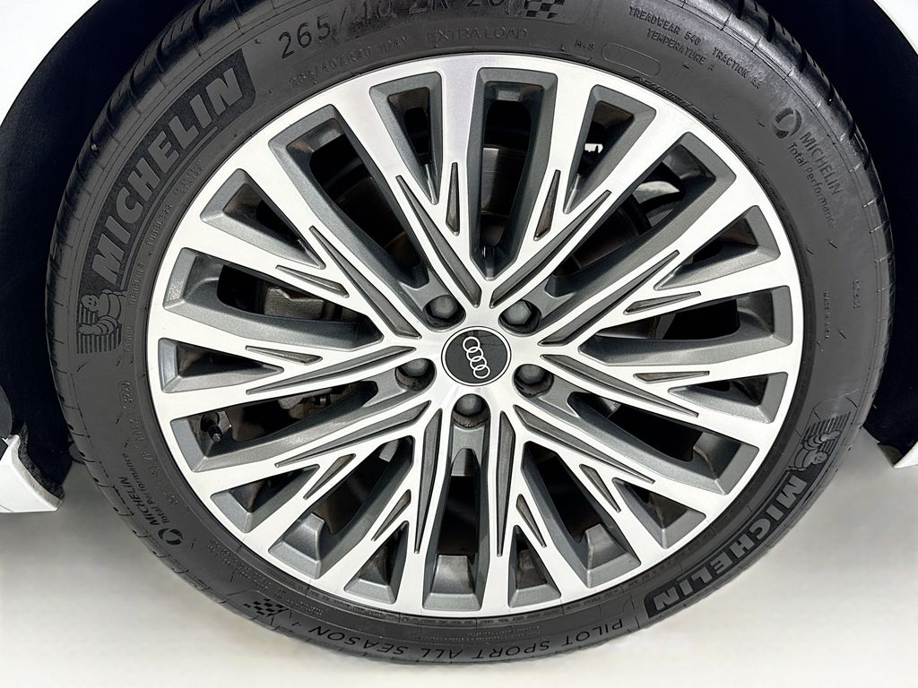 Thumbnail: 2021 Audi A8 - 30