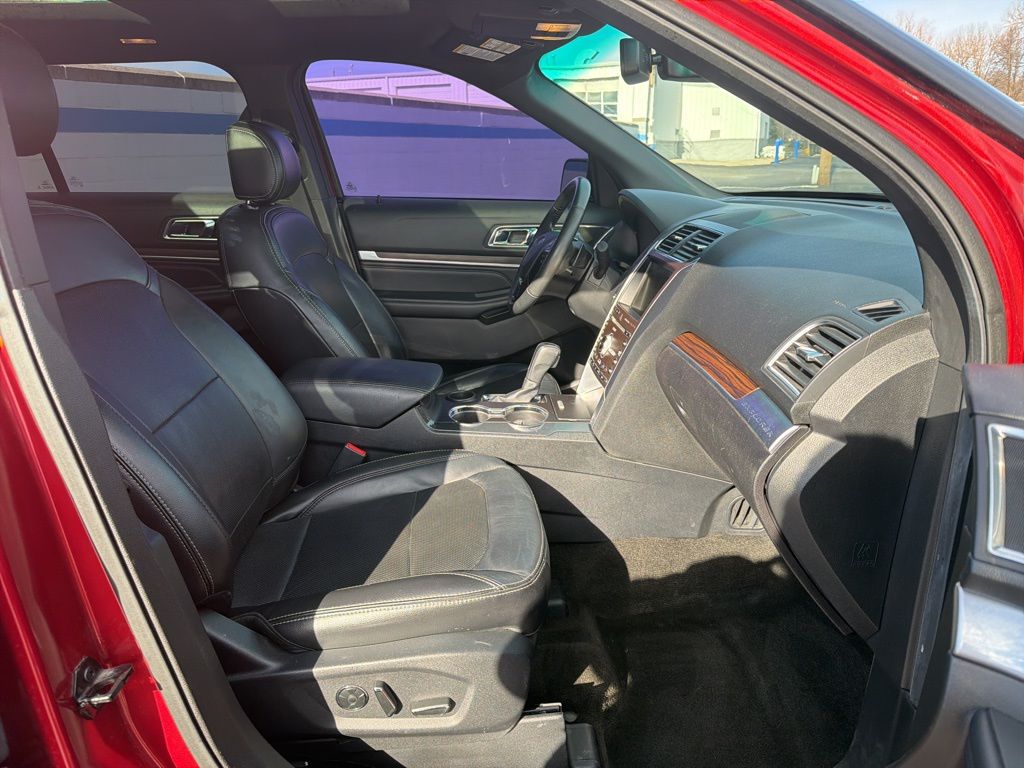 Thumbnail: 2016 Ford Explorer - 26