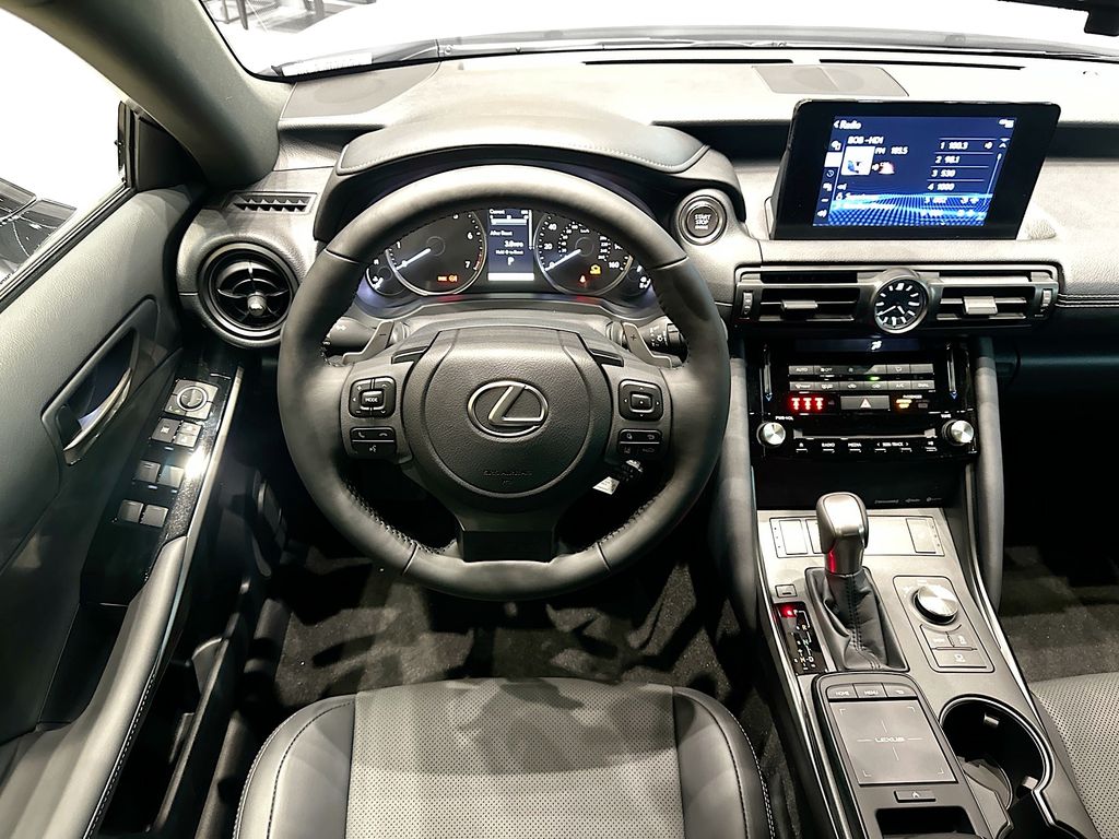2025 Lexus IS 350 18