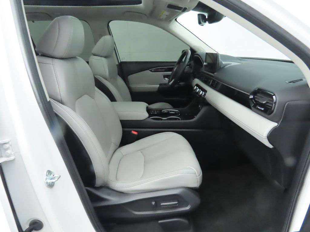 Thumbnail: 2023 Honda Pilot - 21