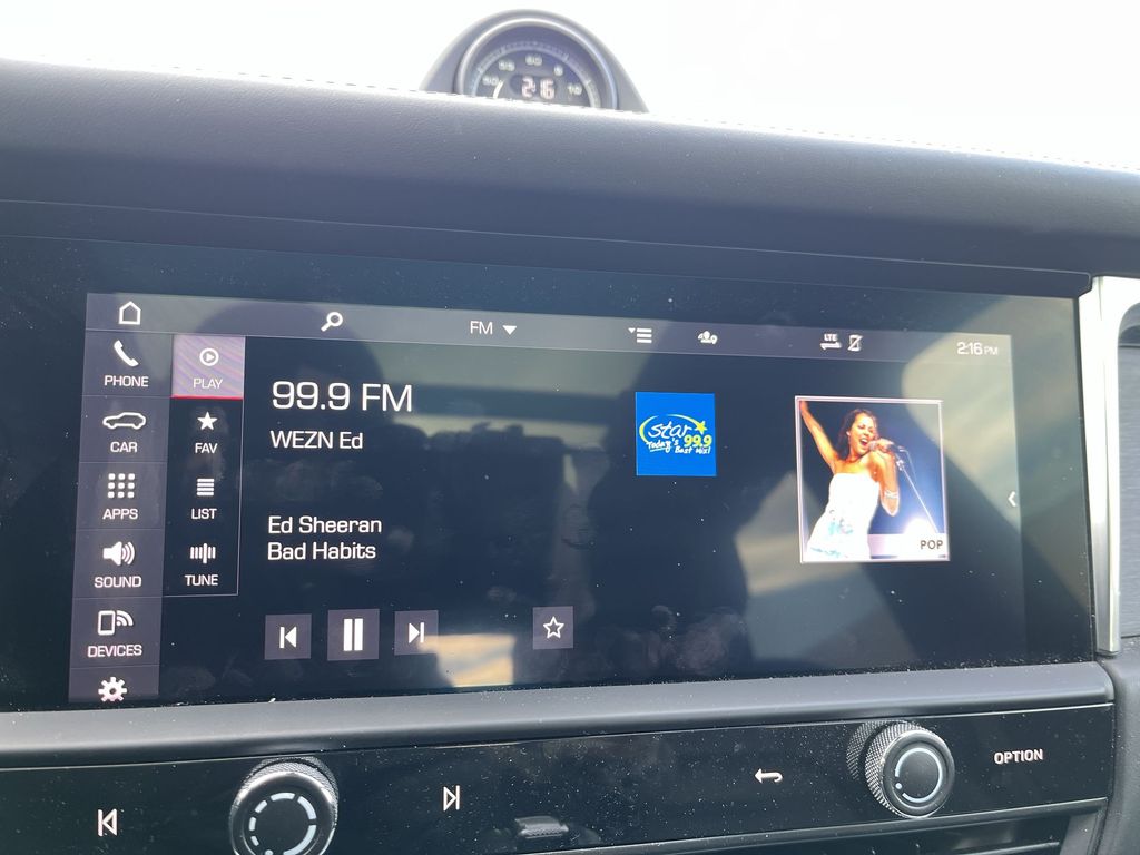 Thumbnail: 2023 Porsche Macan - 16