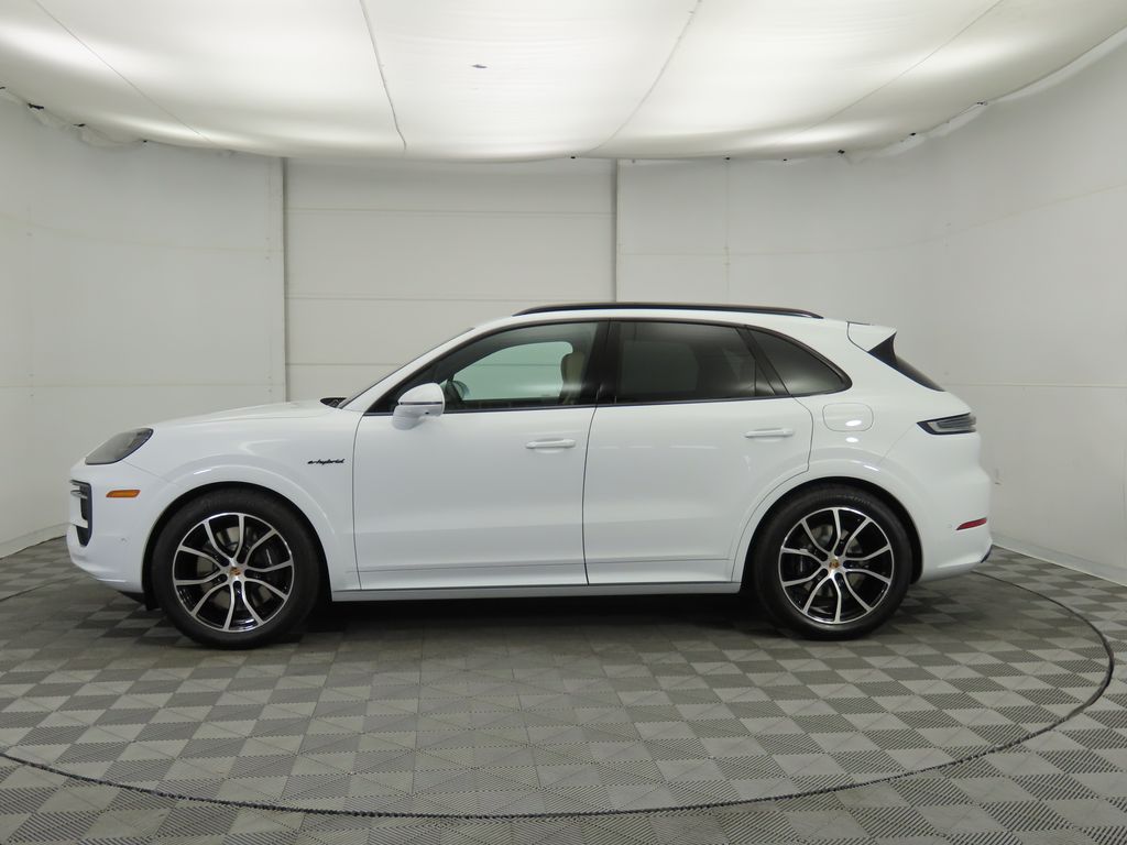 Thumbnail: 2025 Porsche Cayenne - 2