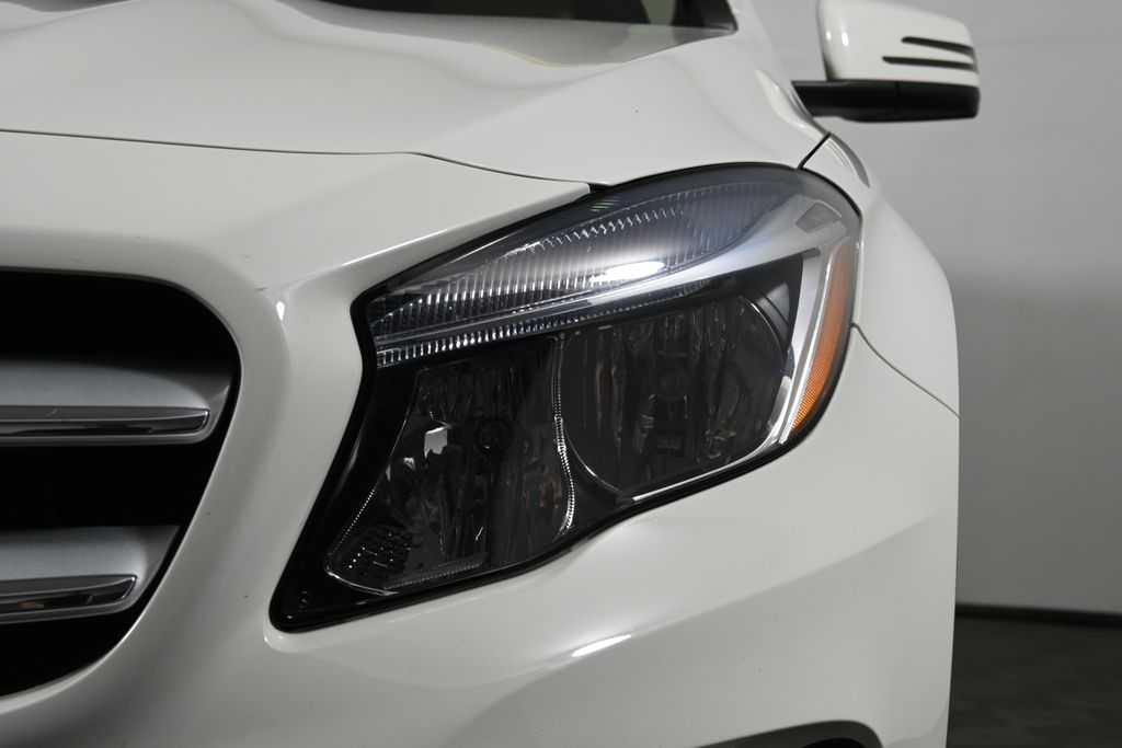 2016 Mercedes-Benz GLA 250 4MATIC 10
