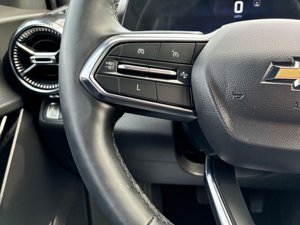 2025 Chevrolet Equinox LT Green at Klick Lewis Buick Chevrolet
