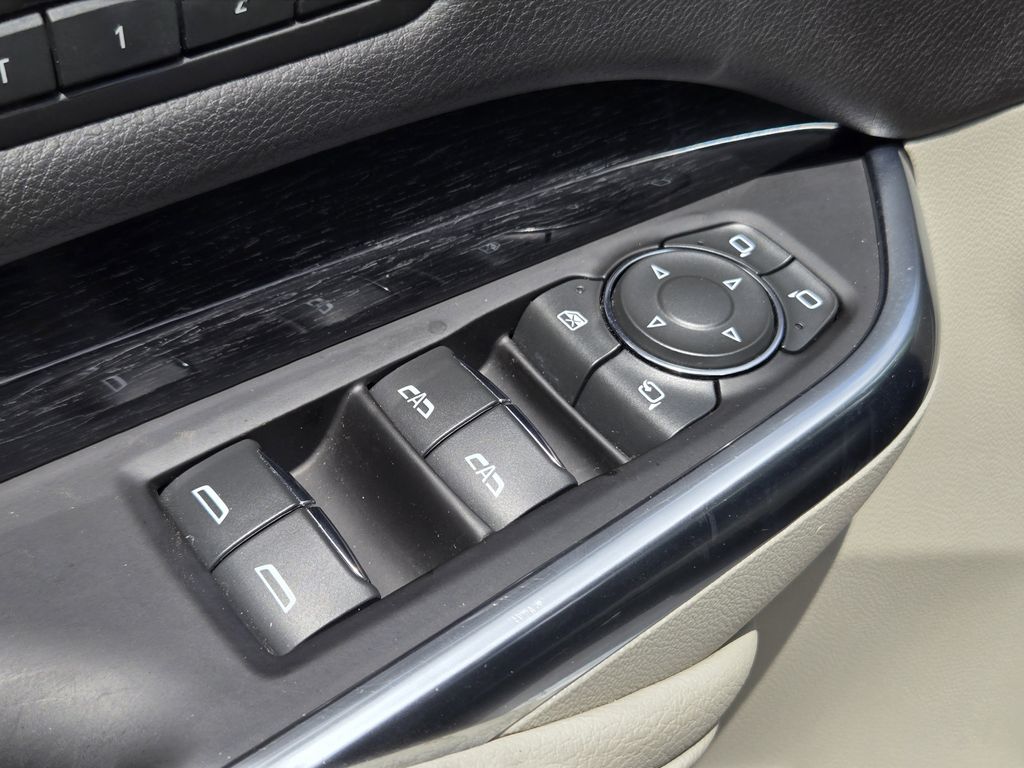 used 2021 Cadillac XT4 car, priced at $22,841