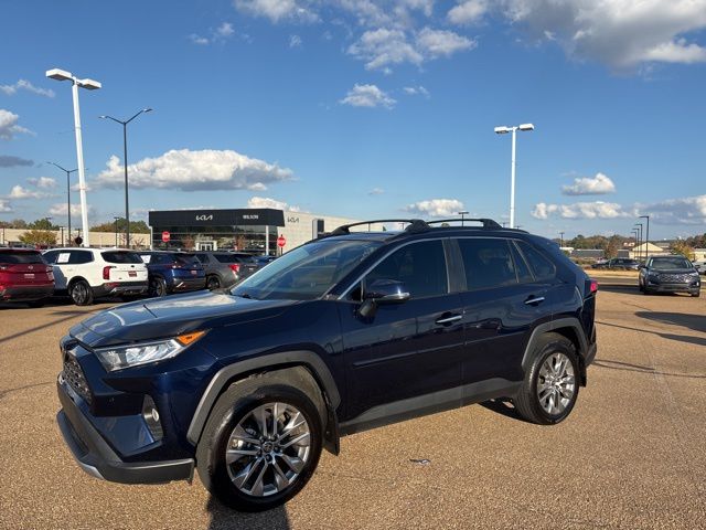 2021 Toyota RAV4 Limited's photo