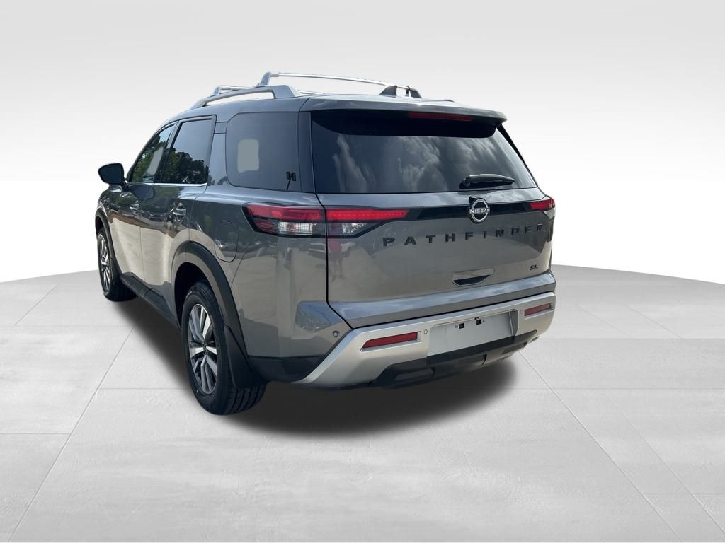 2023 Gun Metallic Nissan Pathfinder SL FWD SUV
