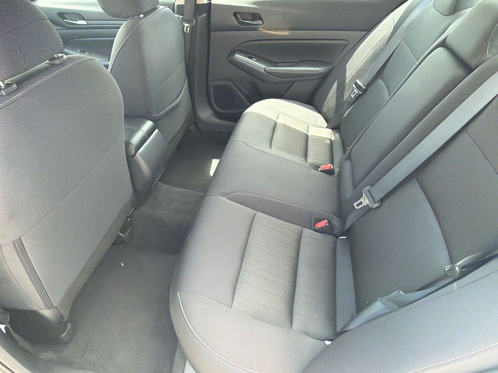 Used 2025 White Nissan 2.5 SV image 15
